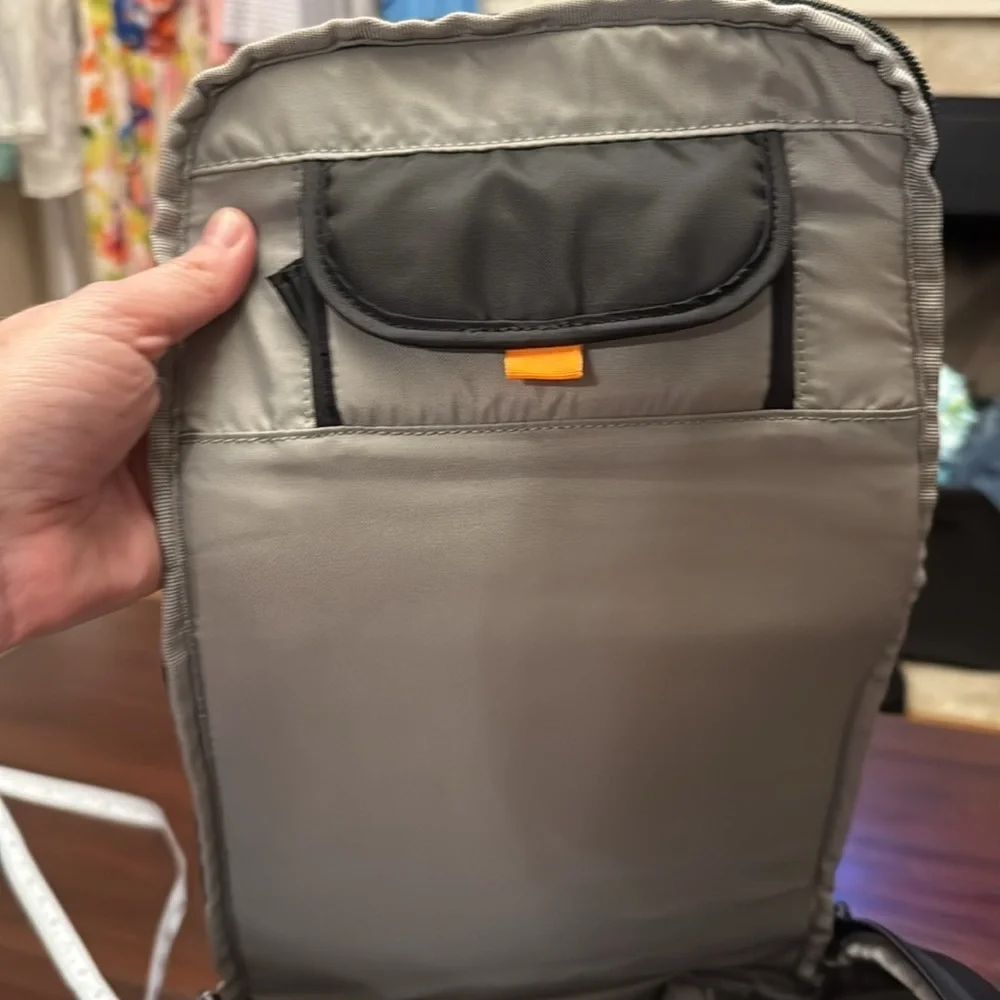 Lowepro black Slingshot backpack (see measurements)